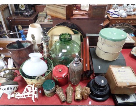 A VICTORIAN SWIVEL PASSAGE OIL LAMP (and a collection of sundries)