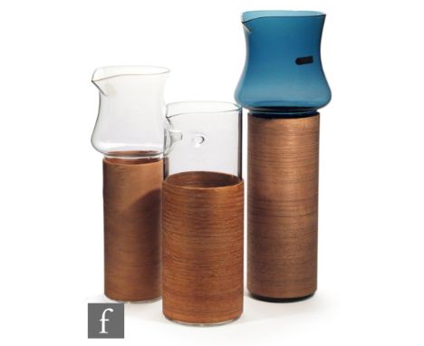 Goran Warff - Pukeberg - A graduated set of three carafes, the first of cylindrical form, with upper waisted ovoid body, in b