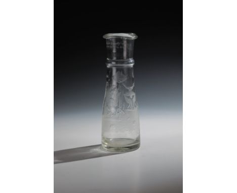 Flaschenvase Kristian Klepsch Farbloses Glas. Umlaufend dekoriert mit teils geblänktem surrealem Tiefschnittdekor. Hals mit g