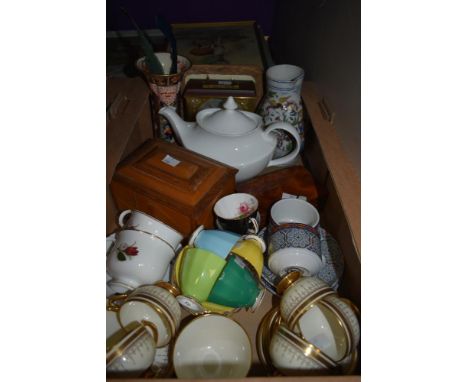An Aderley harlequin part tea service having 12 pieces, a Grosvenor China part tea service in cream and gold having 13 pieces
