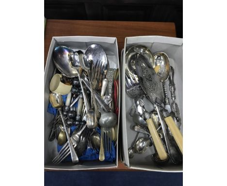 PART SET OF MOTHER OF PEARL AND SILVER-PLATED FISH KNIVES AND FORKS, along with a ladle and other loose cutlery