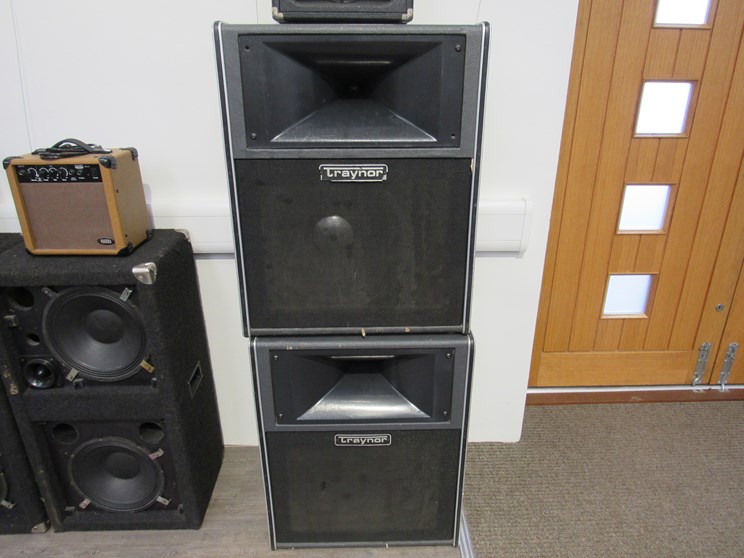 A Pair Of Traynor Bw 1 200w Pa Speakers