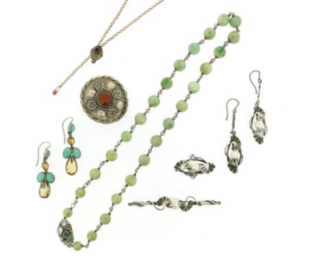 A small quantity of jewellery, including a jade bead necklace, the clasp set with a moonstone, chrysoprase and sapphire in be