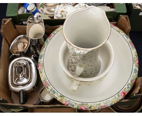 Ceramics - Royal Doutlon tea set for six, including cups, saucers, side plates, cake plate, milk jug, number H2234; Edwardian