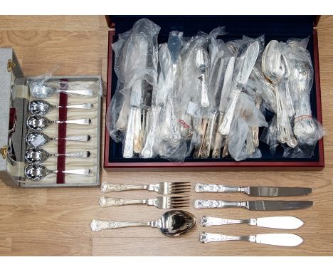 A Viners "The Parish Collection" silver plated 8 piece canteen of Cutlery (King's pattern) in fitted canteen, to also include