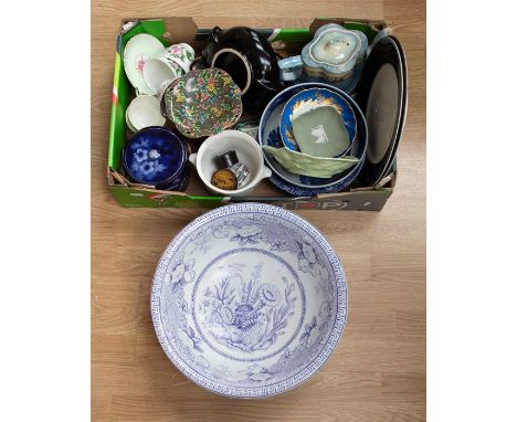 Mixed ceramics to include blue &amp; white Copeland (Late Spode) wash bowl, Wedgwood 'Fallow Deer' bowl plus various others.