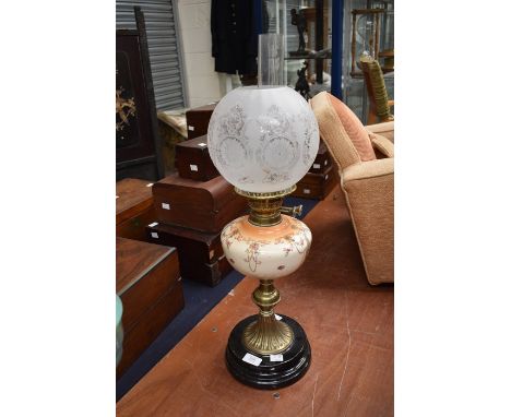Late 19th Century table top oil lamp with funnel and shade
