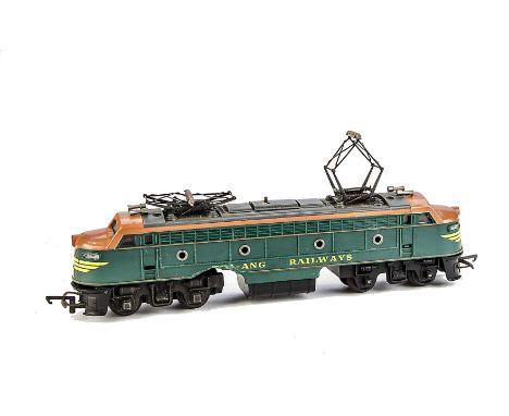 A Tri-ang 00 Gauge R257 Double Ended Electric Locomotive with Twin Pantographs, in green and orange, in original box, F-G, da