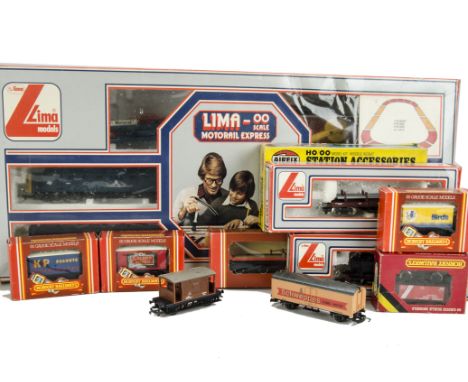 Lima 00 Gauge Train Set with Lima and Hornby Accessories: Lima 10 4406 Motorail Express Train Set,  20 5118 BR black Pannier 