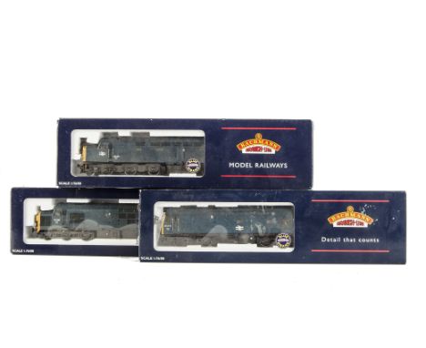 Bachmann 00 Gauge BR blue Diesel Locomotives: 32-476 Class 40 40075, 32-401 Class 25/3  25279 and 32-775 Class 37/0 Split Hea