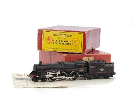 Trix Twin Railway OO Gauge 3-rail DC Locomotives: Hunt Class 4-4-0 'Pytchley' no 62750, in BR green, with tinplate double-lin