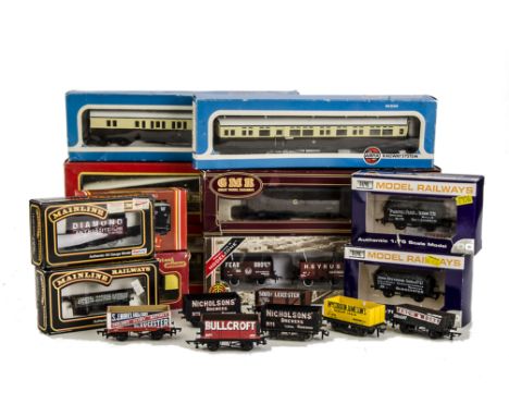 Various Makers 00 Gauge Rolling Stock: Dapol Trucks (7), Mainline Trucks (6), Bachmann Trucks (2), Tri-ang Hornby, Trucks (1)