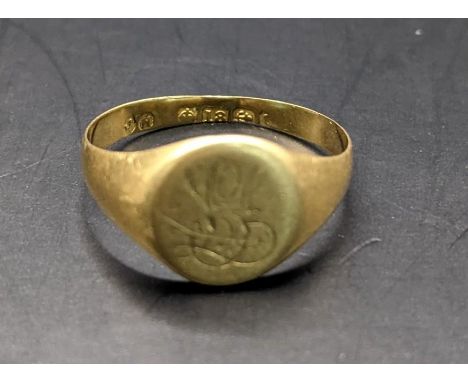 A 18ct gold gents signet ring, total weight 2.8gLocation: 