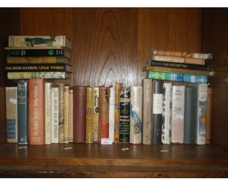 A COLLECTION OF BOOKS including modern first editions (one shelf)