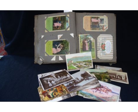 A LARGE COLLECTION OF FIRST WORLD WAR POSTCARDS including sweetheart cards and others similar