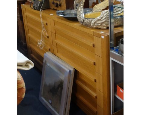 A CONTEMPORARY LIGHT OAK CHEST OF TEN DRAWERS, 172cm wide x 50cm deep x 89cm high