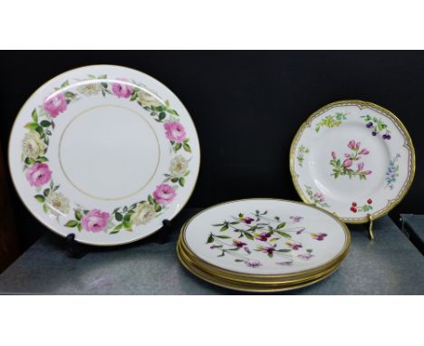 A set of four Spode 'Garden Flowers' porcelain cabinet plates to include 'Tulip', 'Meadow Cranebill', 'Viola' and 'Foxglove, 