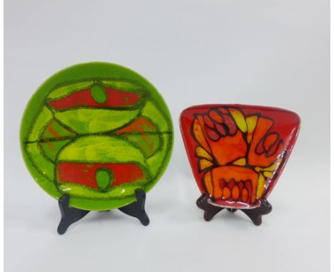 Two Poole Delphis dishes, largest 20cm (2) 