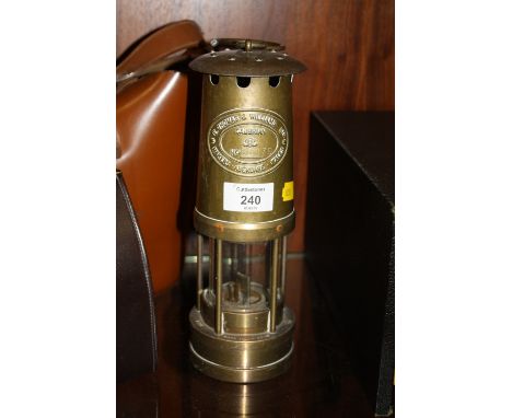 A E.THOMAS AND WILLIAMS MINORS LAMP