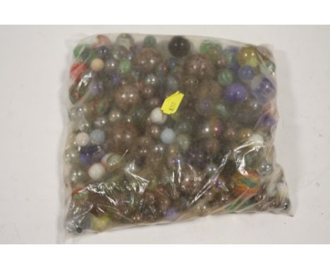 A COLLECTION OF VINTAGE MARBLES