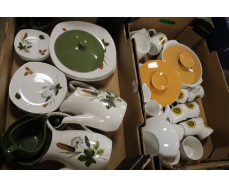 A TRAY OF MIDWINTER STYLECRAFT CHINA TOGETHER WITH A TRAY OF MEAKIN CHINA 