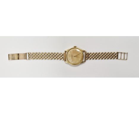Vintage gent's 18ct gold cased International Watch Company wristwatch, the circular gilt dial with raised gold baton hour mar