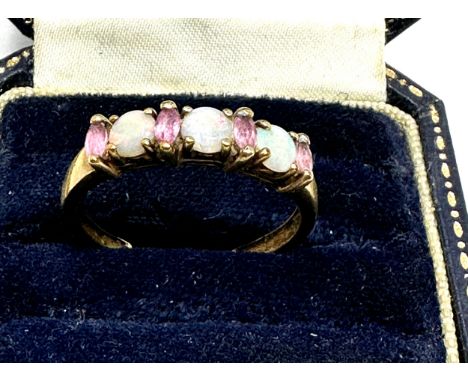 9ct gold opal &amp; pink sapphire seven stone ring (2.4g) 