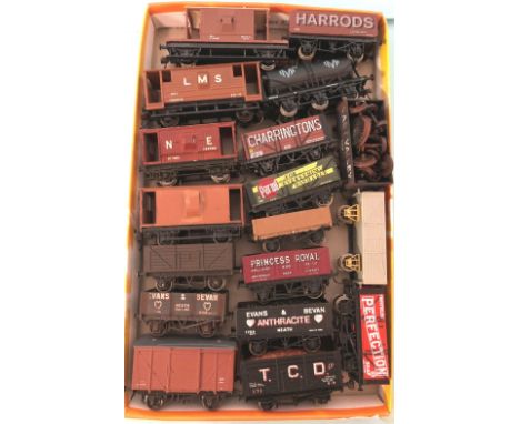 Quantity of OO gauge wagons including Hornby and Lima