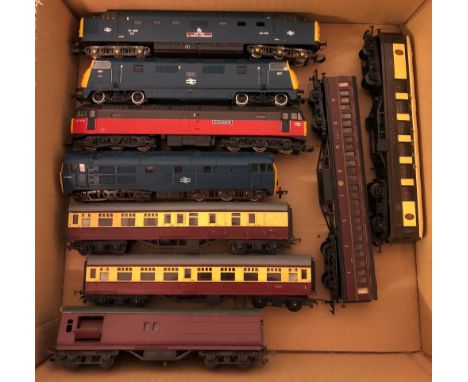 Lima Mainline OO gauge diesel locomotive models and selection of coaches unboxed 