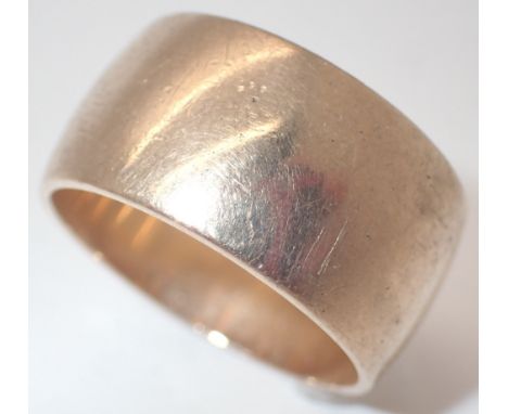 9ct gold gents wedding band 9.9g size R
