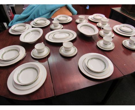 A Royal Doulton 'Rondelay' pattern part dinner and tea service including 8 dinner plates, 8 cups and saucers etc. 