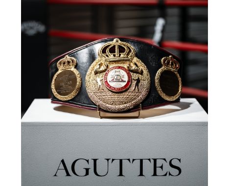 Boxe CHAMPION DU MONDE WBA HOLYFIELD - TYSON Ceinture exceptionnelle Conquise par Evander Holyfield lors d'un match contre Mi