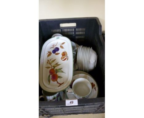 A Royal Worcester Evesham Vale pattern dinner service.