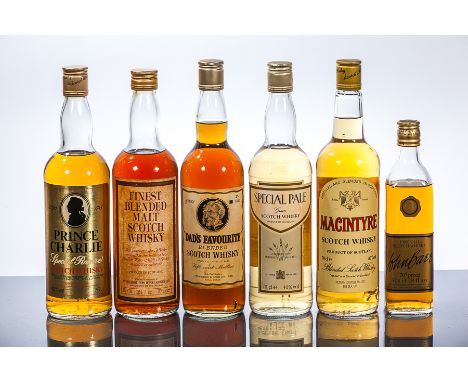 'DAD'S FAVOURITE'
Blended Scotch Whisky distributed by J. Townsend & Sons, Hull, 25fl.oz, 66°.
SPECIAL PALE
Grain Scotch Whis