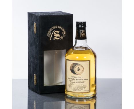 BRORA 1982 20 YEAR OLD SIGNATORY
Single Highland Scotch Whisky, distilled 25th February 1982 and botled 11th November 2002. C