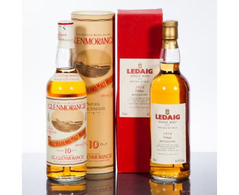 GLENMORANGIE 10 YEAR OLD
Single Highland Scotch Whisky, distilled 23 March 1982 and bottled 2 September 1992. Bottle no. 149,