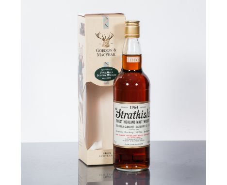 STRATHISLA 40 YEAR OLD
Single Highland Scotch Whisky, distilled in 1964 and bottled in 2004 by Gordon & Macphail. 70 cl, 40% 