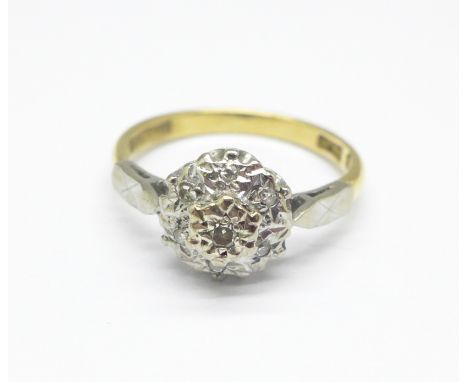 An 18ct gold and diamond cluster ring, 3.1g, K 