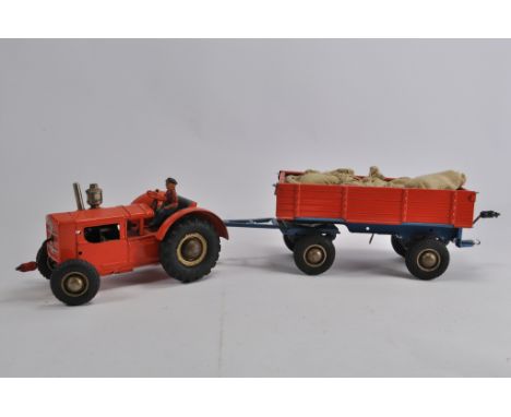 Fine Example of a GAMA Clockwork (working) Tractor and Trailer with load Combination. E. (2)