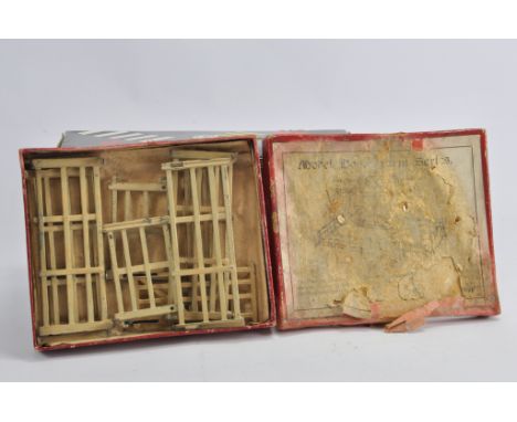 Britains 30F Farm Fencing Set inc gate. Rare. G in F Box.