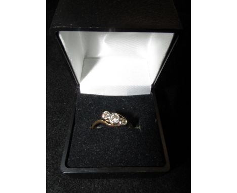 18ct Gold Art Deco Diamond Ring set with 3 stones