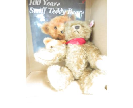 Steiff teddy bear, 100 years of Steiff teddy bears, in excellent condition in original box to include Steiff teddy bear book 