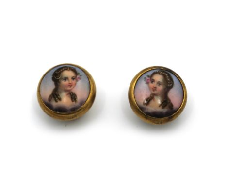 Decorati con miniature dipinte su porcellana e montatura in oro basso titoloDecorated with miniatures painted on porcelain an