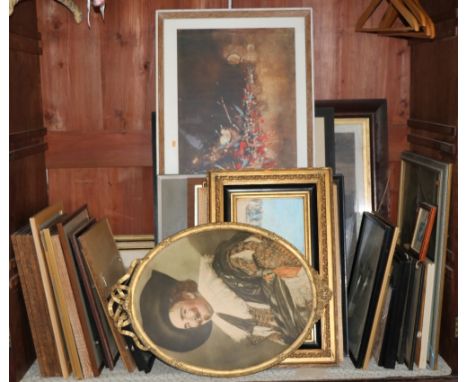 Prints: A large collection of varied size Topographical, Portrait and other Prints, as a lot, w.a.f., approx. 35. (1)