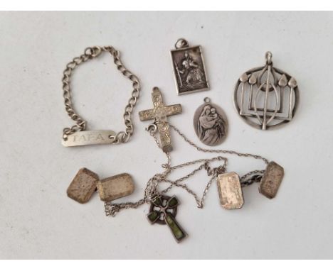 An Art Nouveau style pendant, two silver crosses, etc