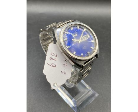 A gents Seiko automatic stainless steel wrist watch with seconds sweep and date aperture