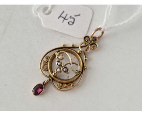 A pearl and amethyst pendant 9ct