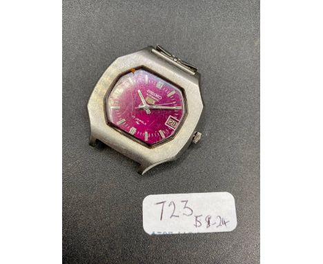 A Seiko Automatic octagonal shaped gents wrist watch, seconds sweep and date aperture