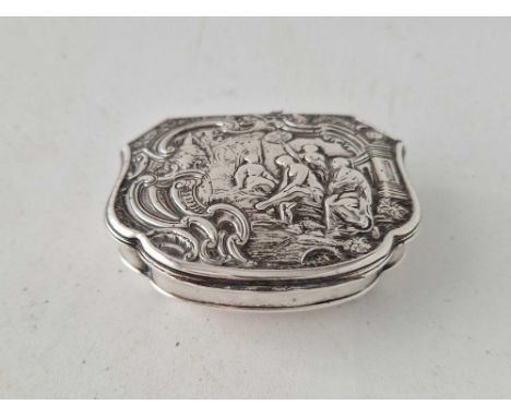 A mid 18th Century snuff box, the cover decorated with a classical scene, 2.5 inches wide, by RC