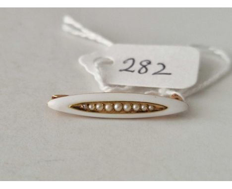 A small pearl and enamel brooch 14ct gold 1.2 gms